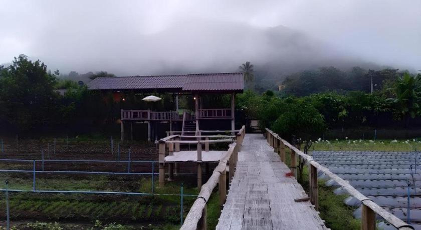 Nai Khun Khao Resort Chiang Mai Exteriör bild